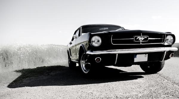 front-ford-mustang
