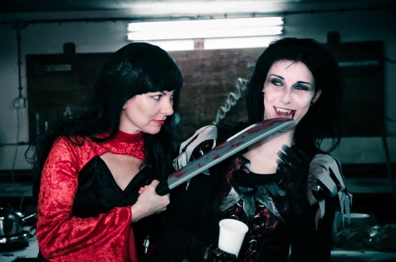 halloween-vampir-messer