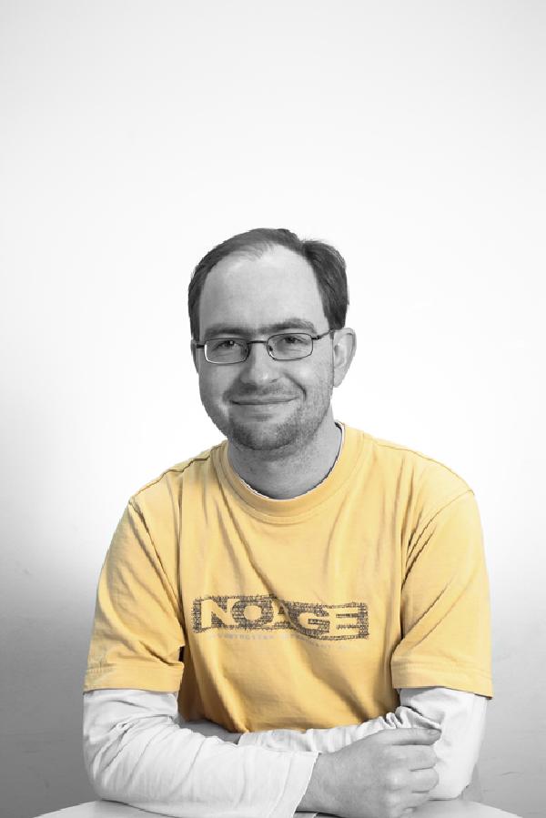 portrait-schwarzweiss-pullover